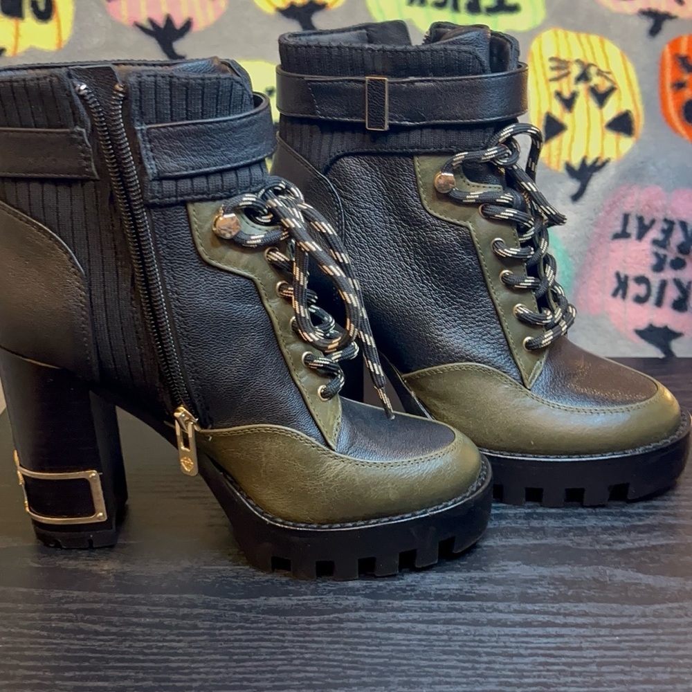 Stylish Black and Green Women's Boots